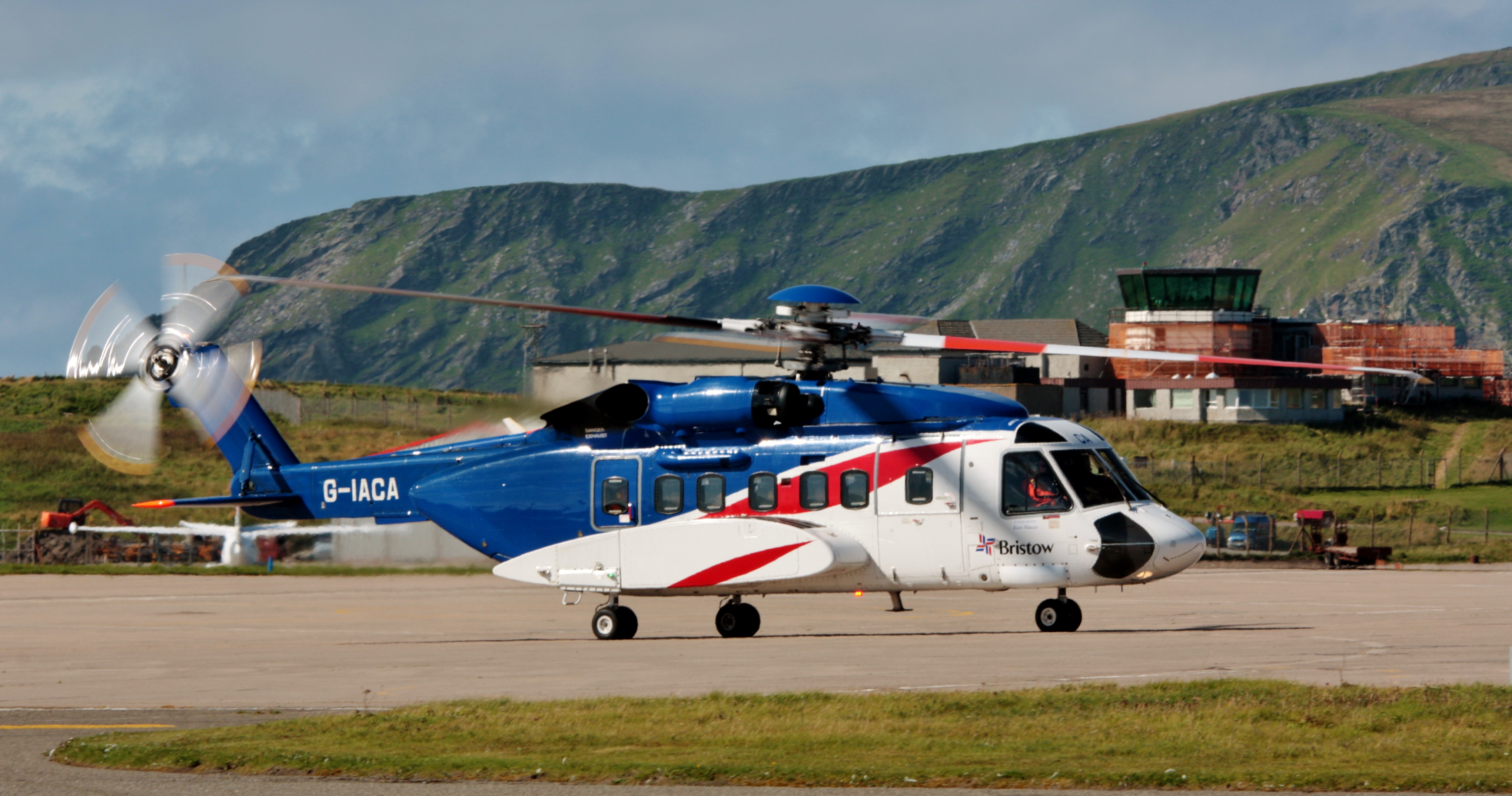 bristow-helicopter-lands-after-on-board-emergency-the-shetland-times-ltd
